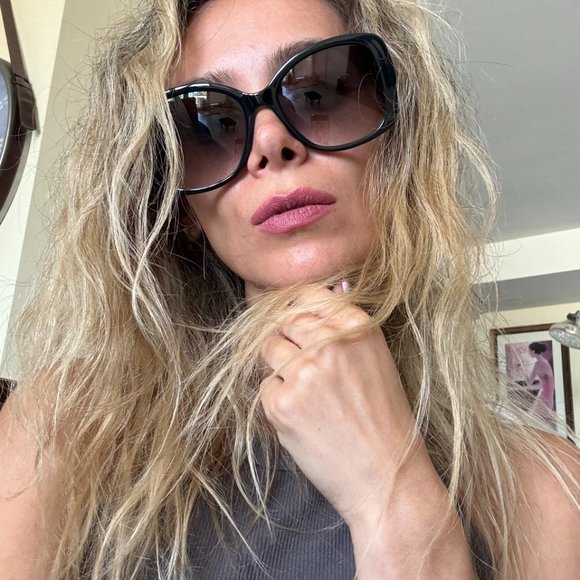 Gucci GG0762S Black Women's Square Sunglasses New 56-18-145 - Picture 2 of 16